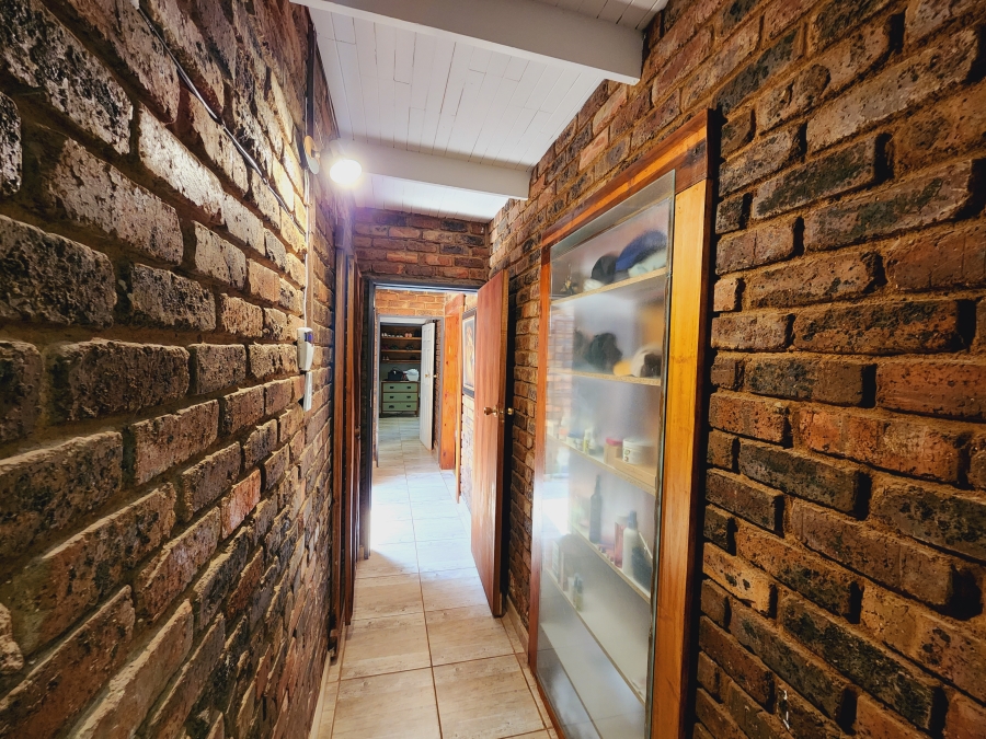 4 Bedroom Property for Sale in Grimbeeck Park North West